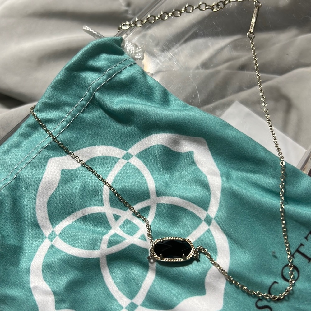 Kendra Scott necklace never worn.